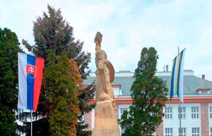 The Prosecutor General of Slovakia called the desecration of the monument to the Red Army soldiers in Piešťany extremism