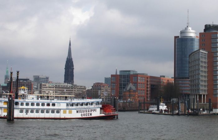 Employees of German ports went on strike.