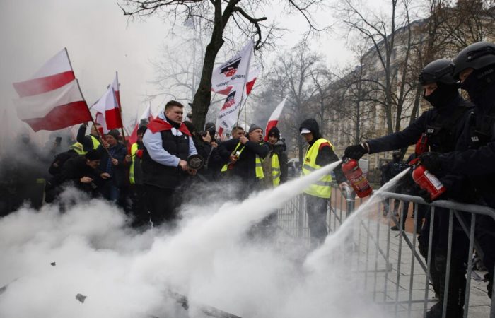 A mass protest of railway employees is taking place in Poland.