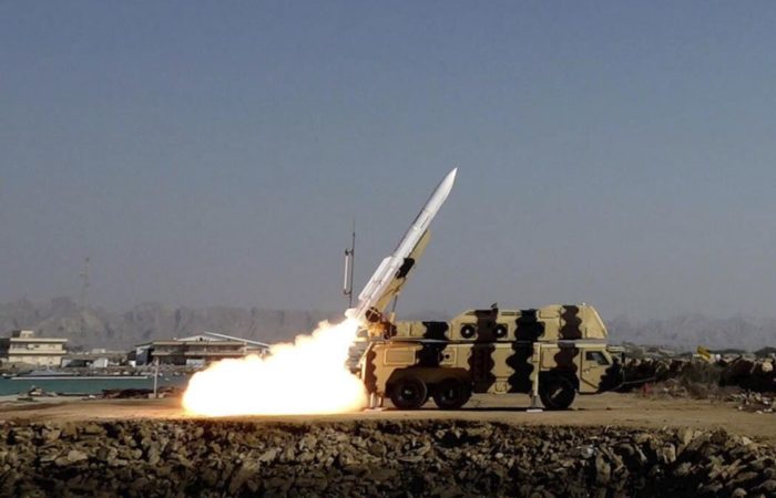 The Israeli army announced the launch of missiles from Iran.