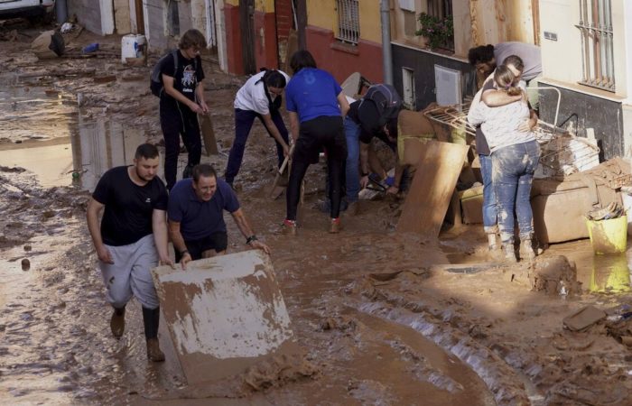 About 500 people could have died in Spain as a result of floods.