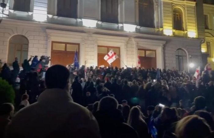 The Georgian opposition is protesting against the results of parliamentary elections.