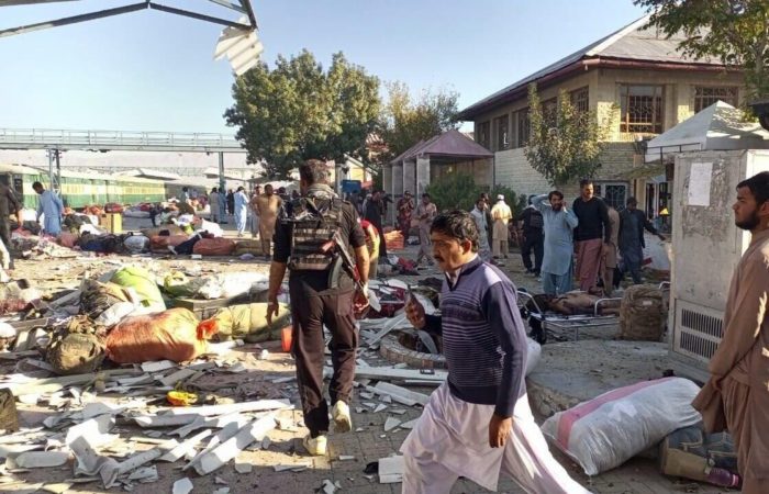 An explosion occurred at a railway station in Pakistan, killing people.