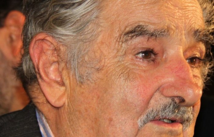 The former head of Uruguay refused cancer treatment and said goodbye to his fellow citizens.